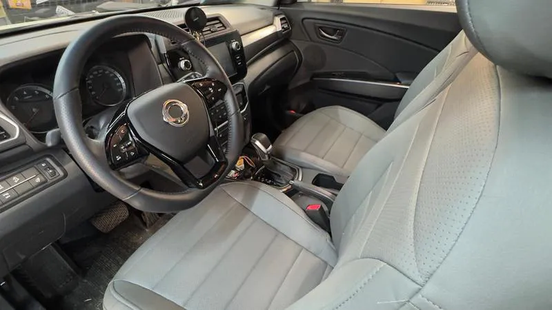 Авточехол для SsangYong Tivoli (2015+)