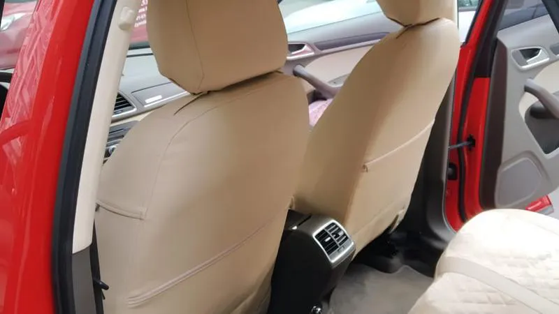 Синие автомобильные чехлы для Audi Q3 04