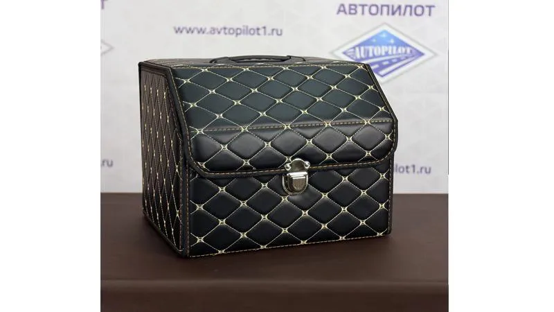 Кожаная сумка-органайзер в багажник автомобиля (размер S - 30x30x35см) Кожаная сумка-органайзер в багажник автомобиля (размер S - 30x30x35см)
