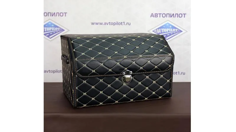 Кожаная сумка-органайзер в багажник автомобиля (размер M - 30x30x45см) Кожаная сумка-органайзер в багажник автомобиля (размер M - 30x30x45см)