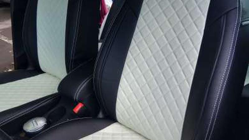 Авточехол для Audi Q3 на передние сиденья черно белые
