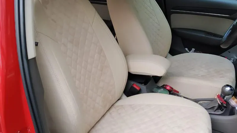 Синие автомобильные чехлы для Audi Q3 01