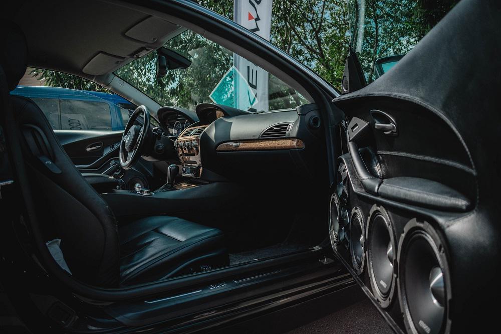Тюнинг салона автомобиля – как создать уют в машине?